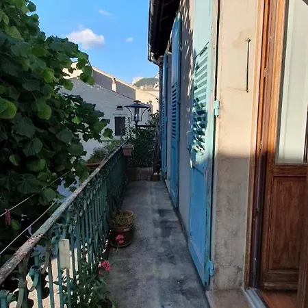 Maison A Ди